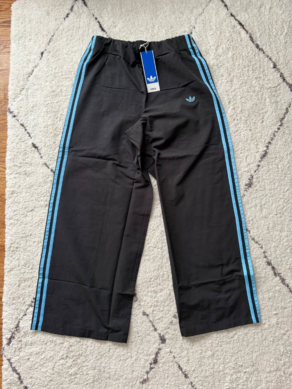 adidas Originals x ASOS women's wide leg track pants in navy, size small - Picture 9 of 11
